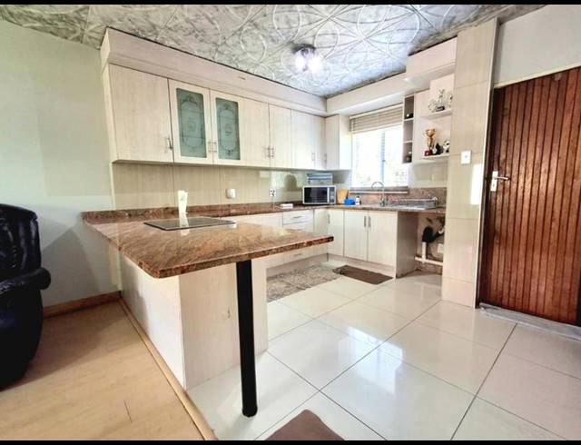 2 BEDROOM TOWNHOUSE FOR SALE IN EDEN GLEN